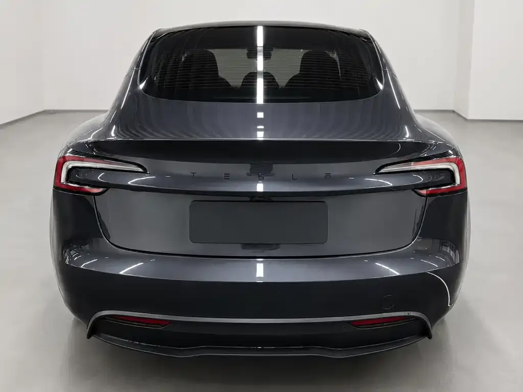 Tesla Model 3 — фото 3