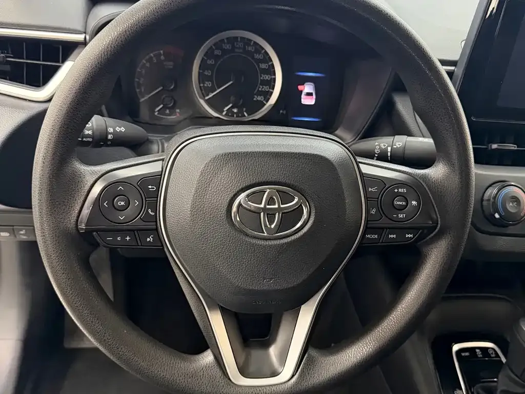 Toyota Corolla — фото 9