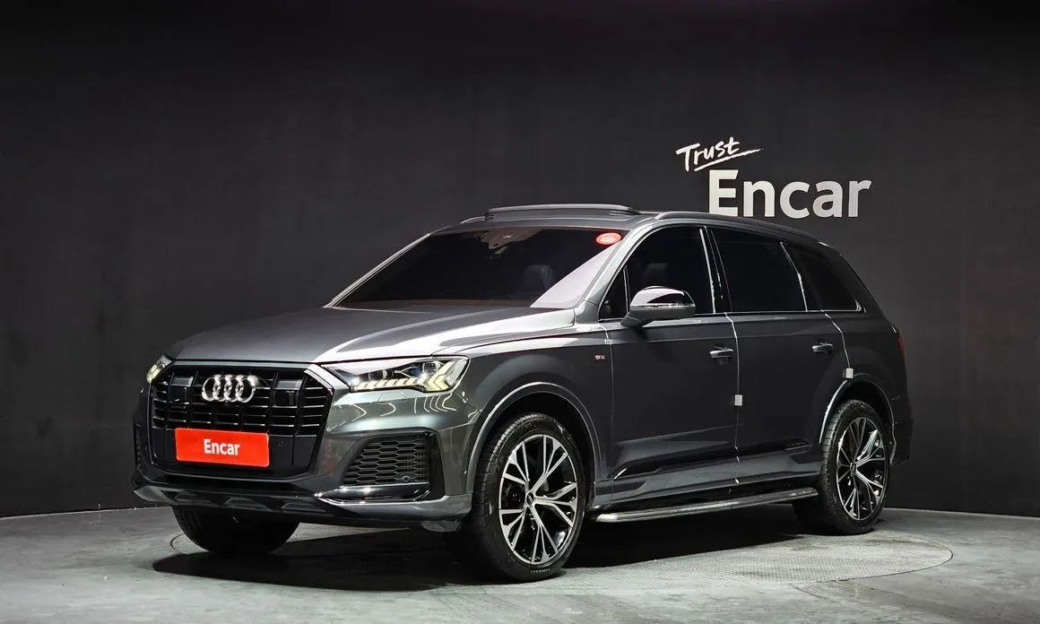 Audi Q7 — фото 1
