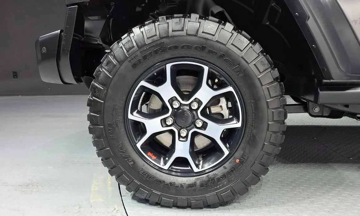 Jeep Wrangler — фото 9