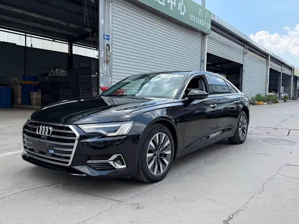 Audi A6L — фото 1