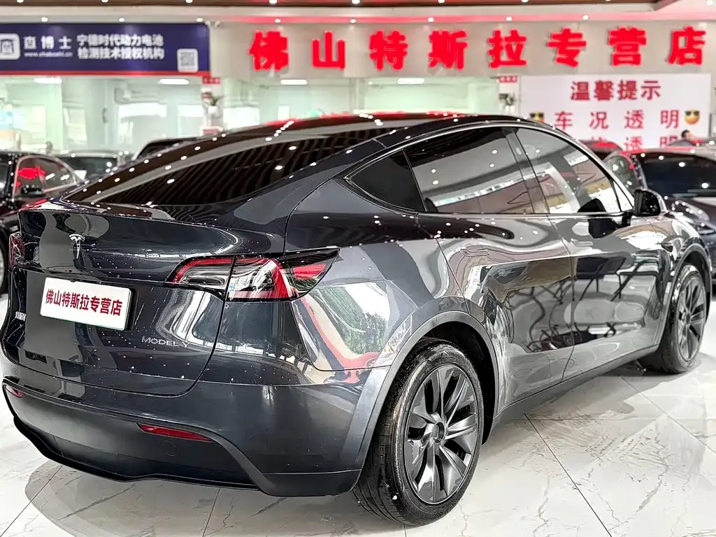 Tesla Model Y — фото 5