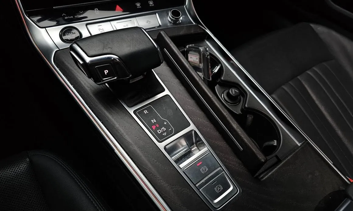 Audi A6 — фото 9