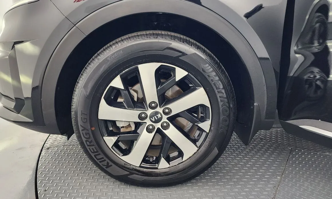 Kia Sorento — фото 10
