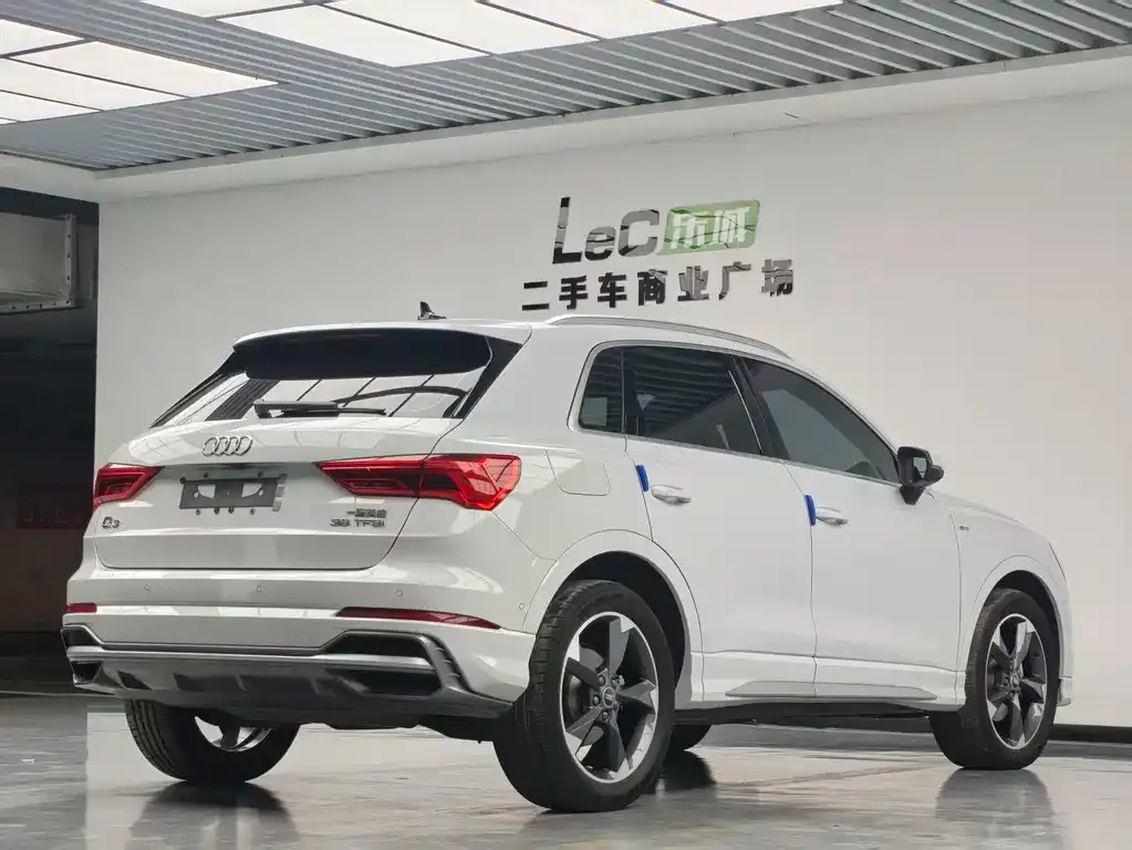 Audi Q3 — фото 10