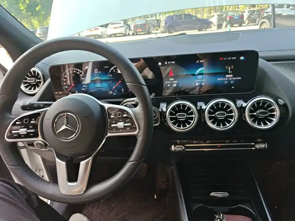 Mercedes-Benz GLA — фото 9