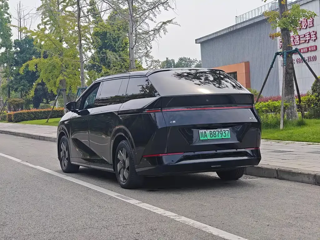 XPeng X9 — фото 9