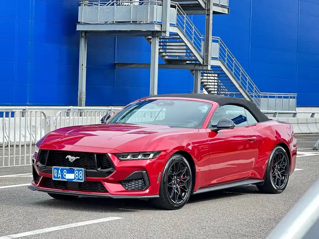 Ford Mustang — фото 1
