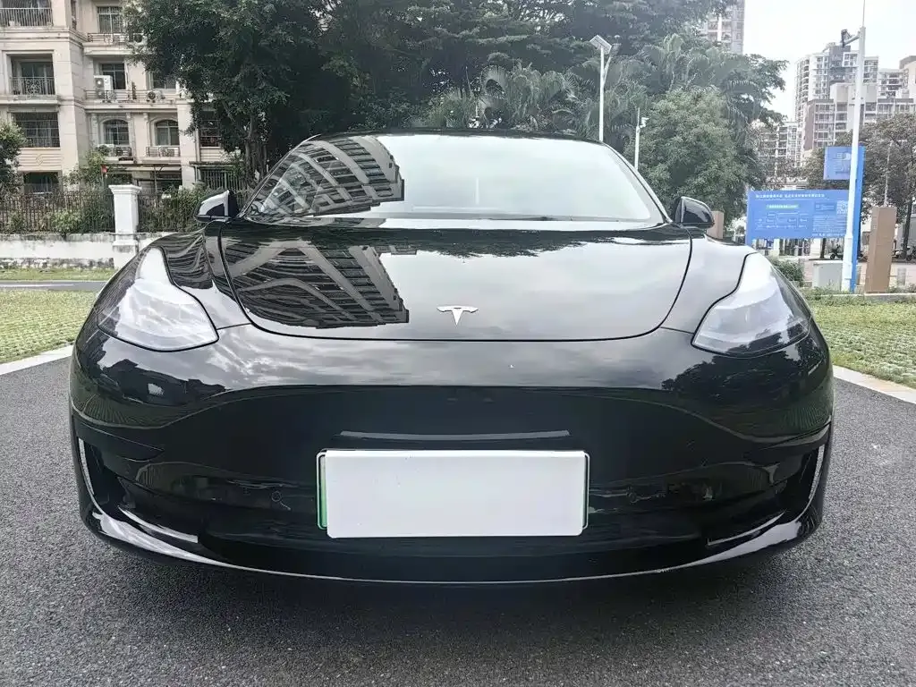 Tesla Model 3 — фото 9