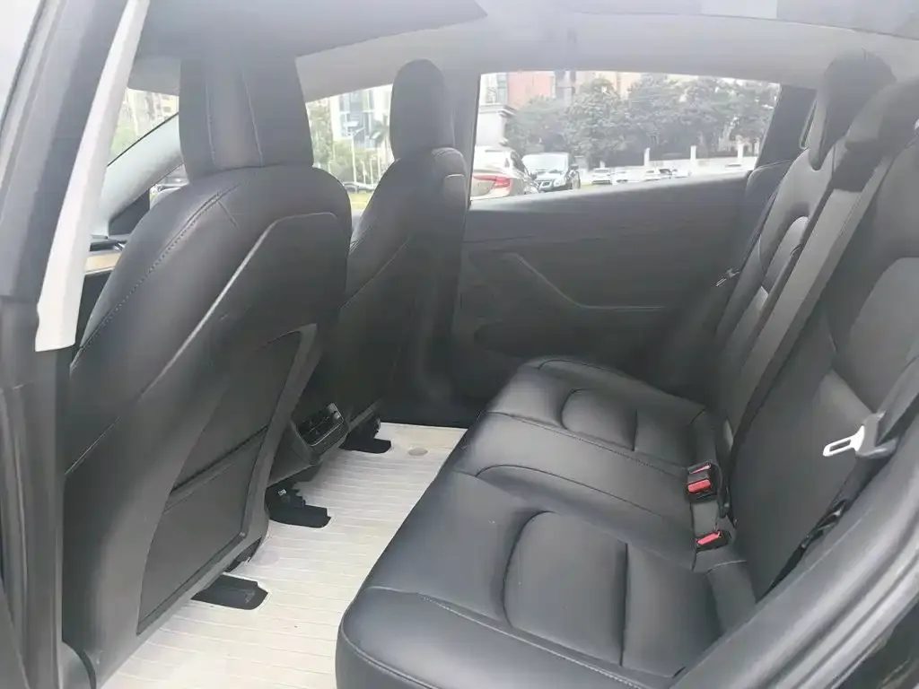 Tesla Model 3 — фото 2