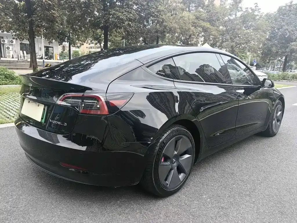 Tesla Model 3 — фото 5