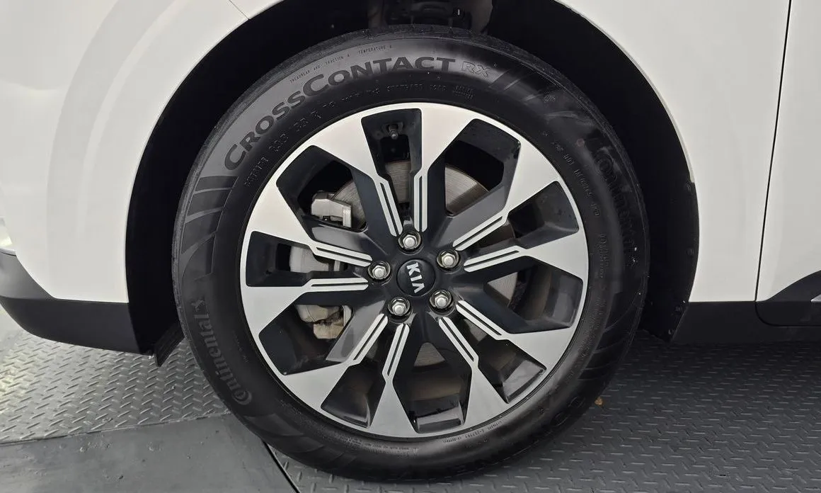 Kia Carnival — фото 10