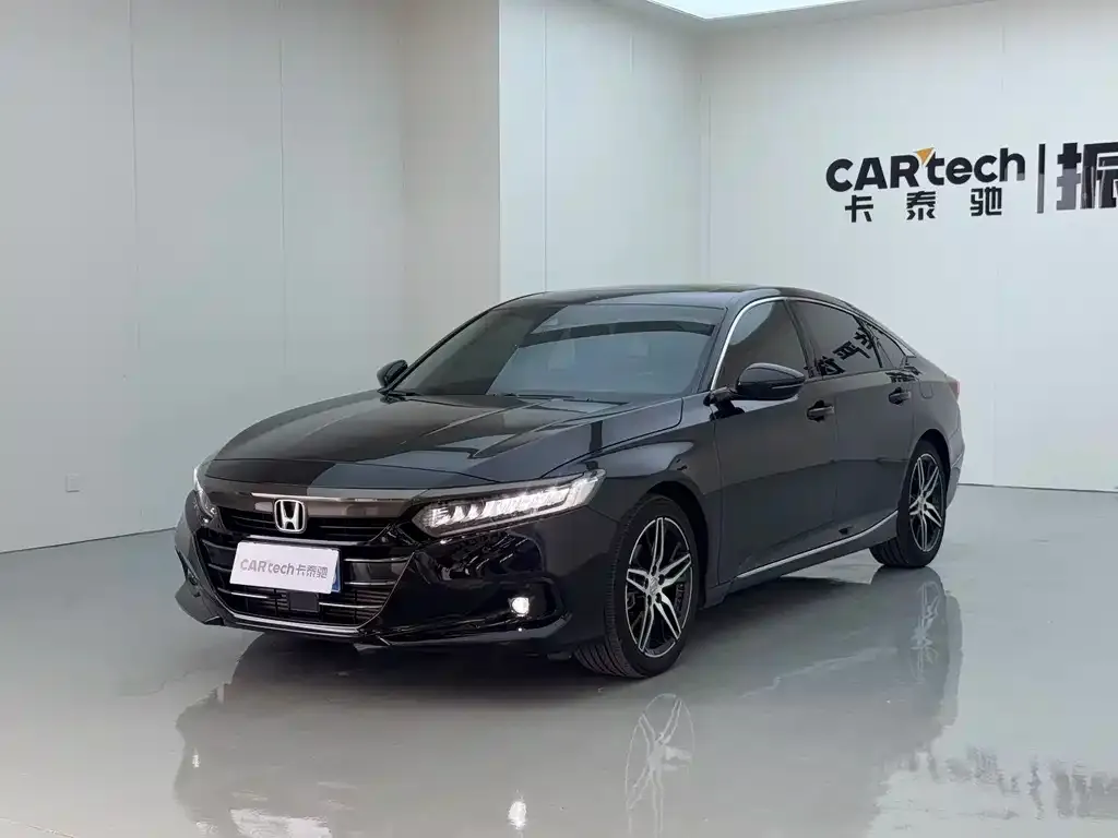 Honda Accord — фото 1