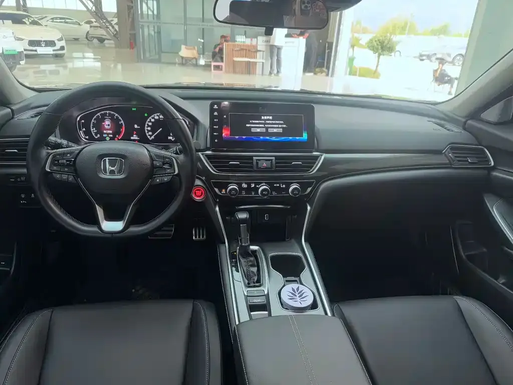 Honda Accord — фото 4