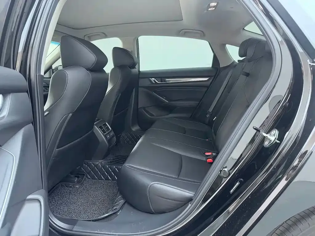 Honda Accord — фото 6