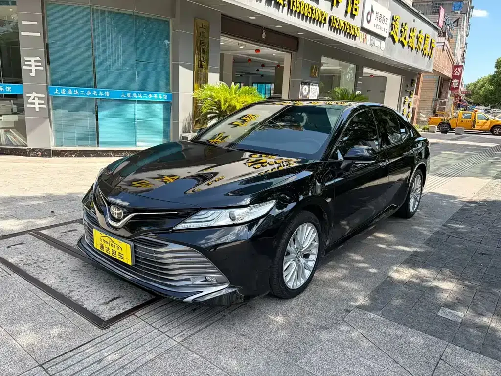 Toyota Camry — фото 4
