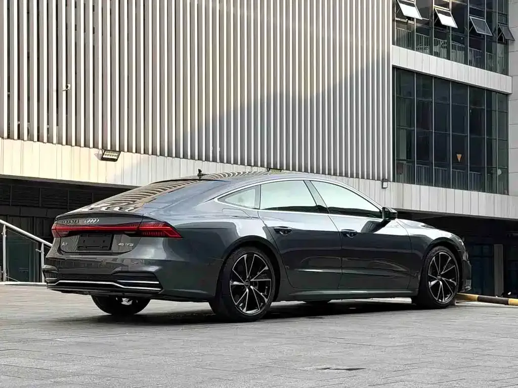 Audi A7 — фото 2