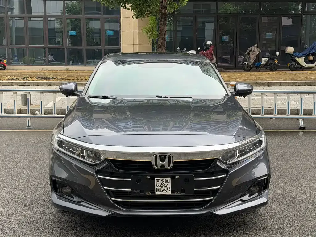 Honda Accord — фото 10