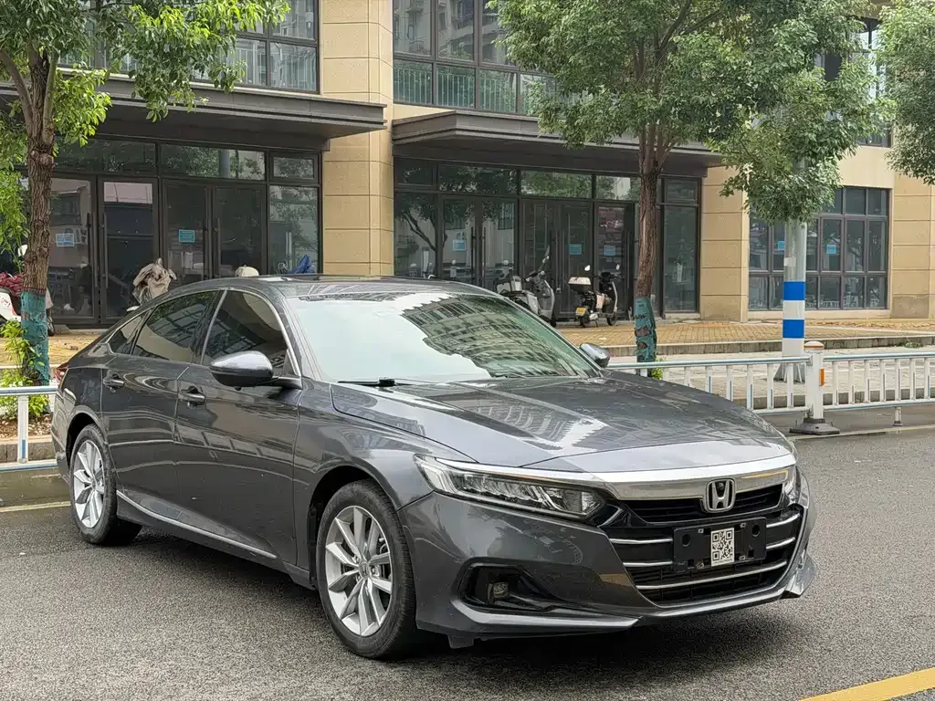 Honda Accord — фото 8