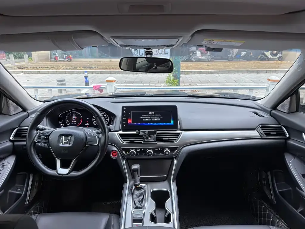 Honda Accord — фото 4
