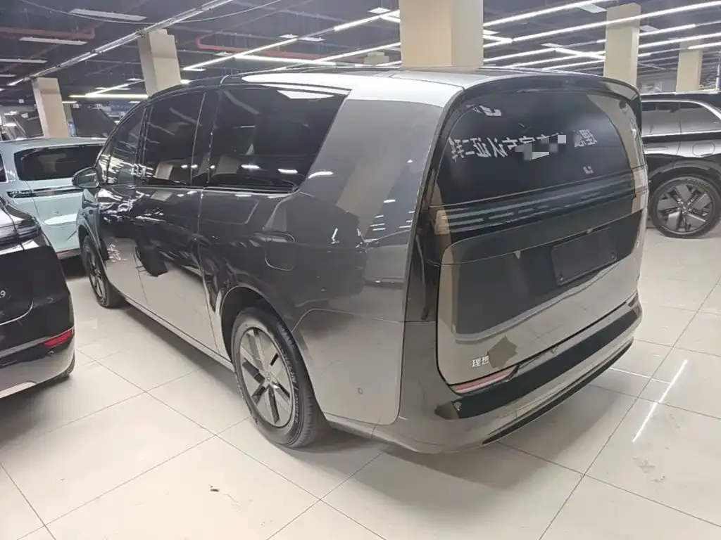 Li Auto MEGA — фото 8
