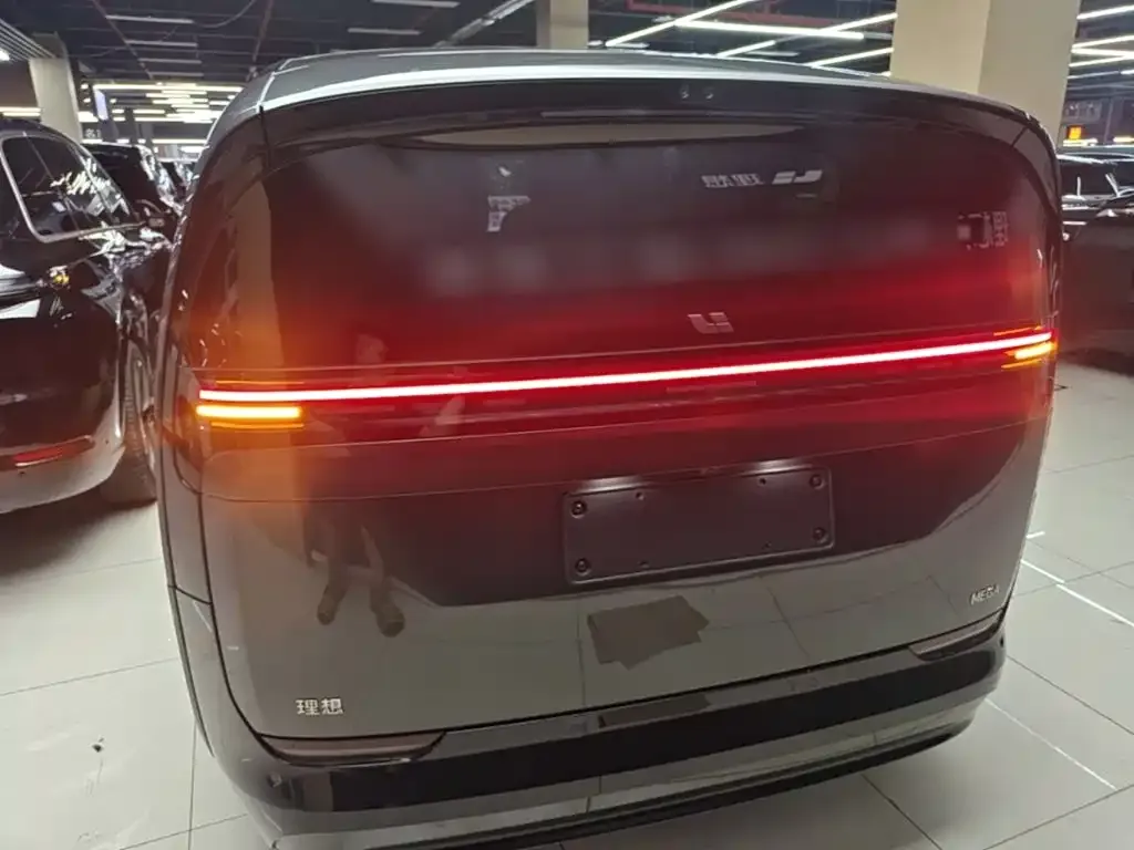 Li Auto MEGA — фото 6