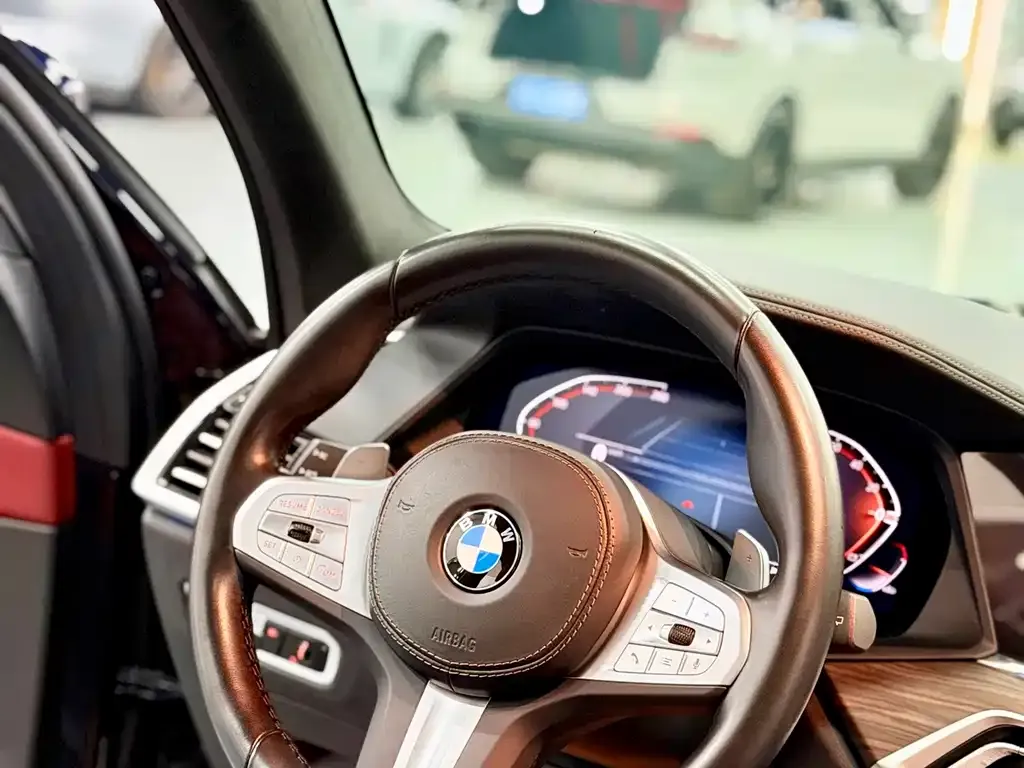 BMW X5 — фото 9