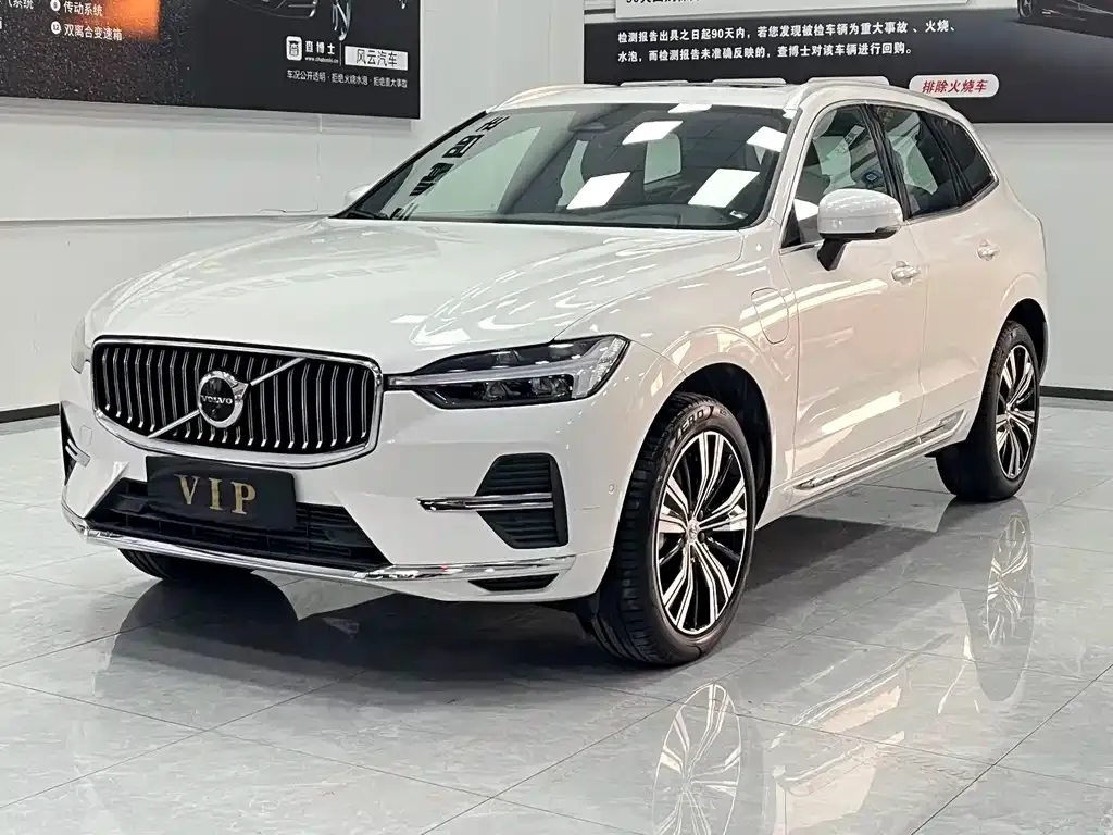 Volvo XC60 PHEV — фото 1
