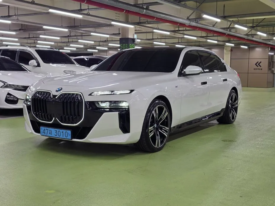 BMW i7 — фото 10