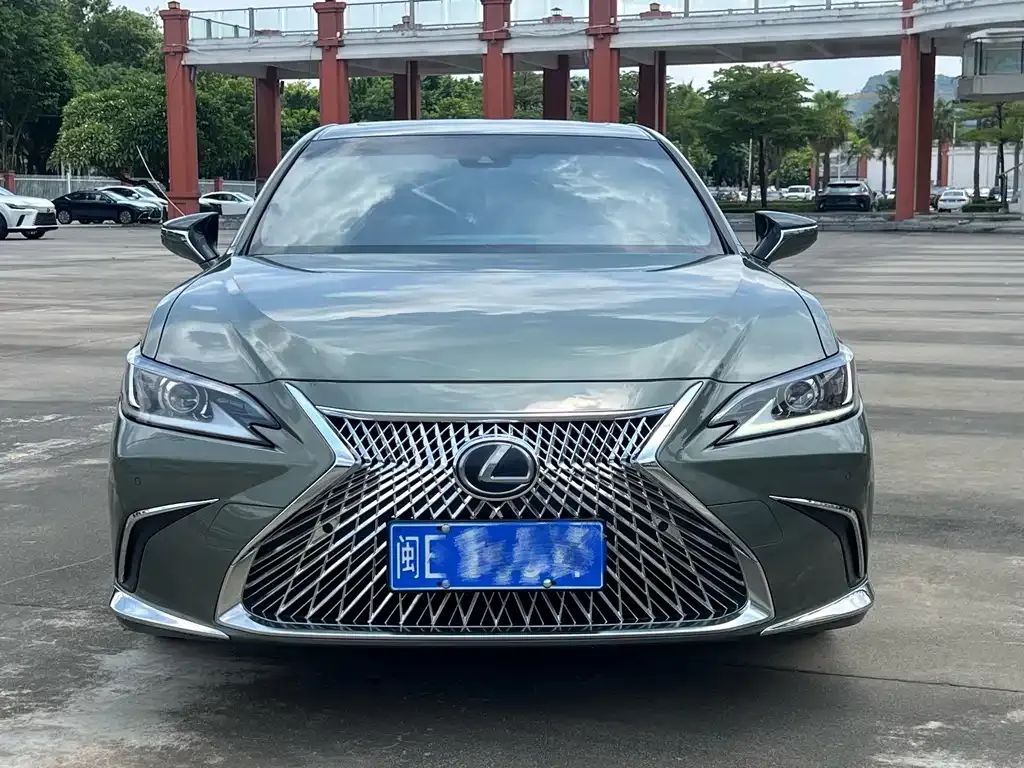 Lexus ES — фото 4