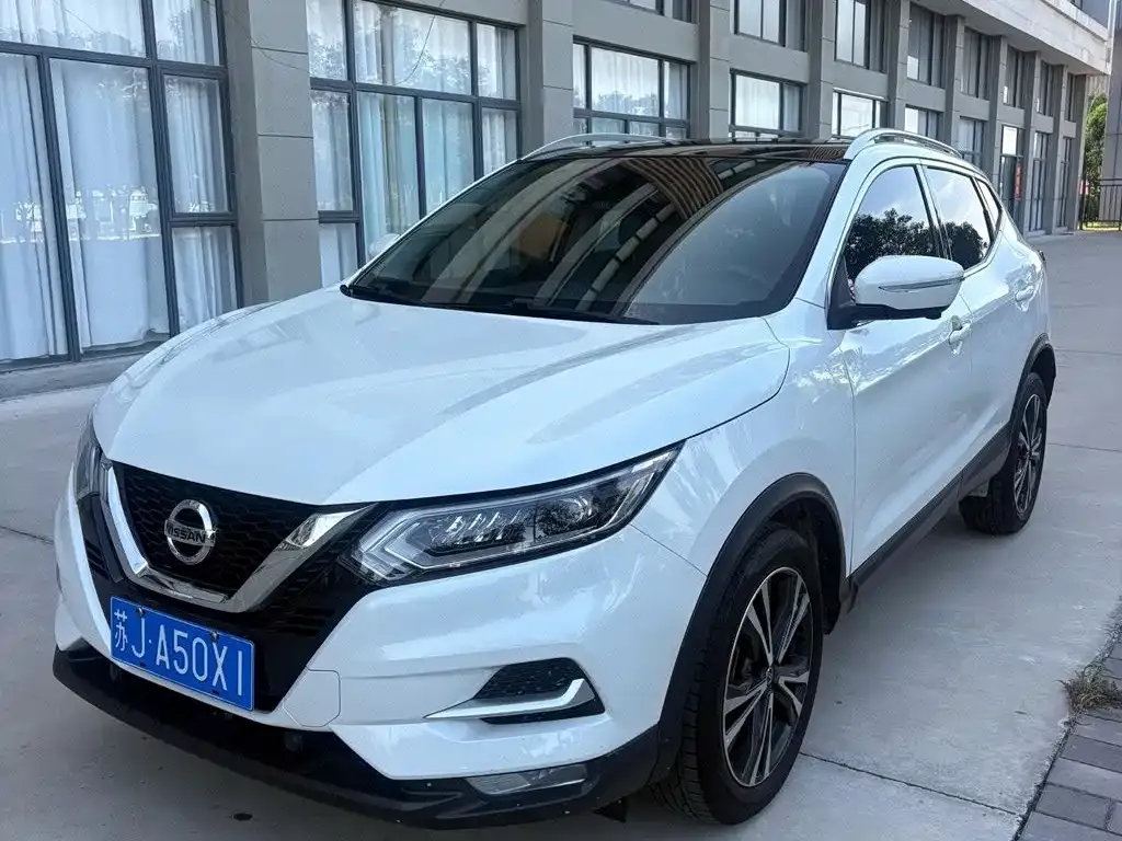 Nissan Qashqai — фото 1