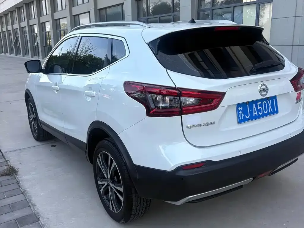 Nissan Qashqai — фото 5