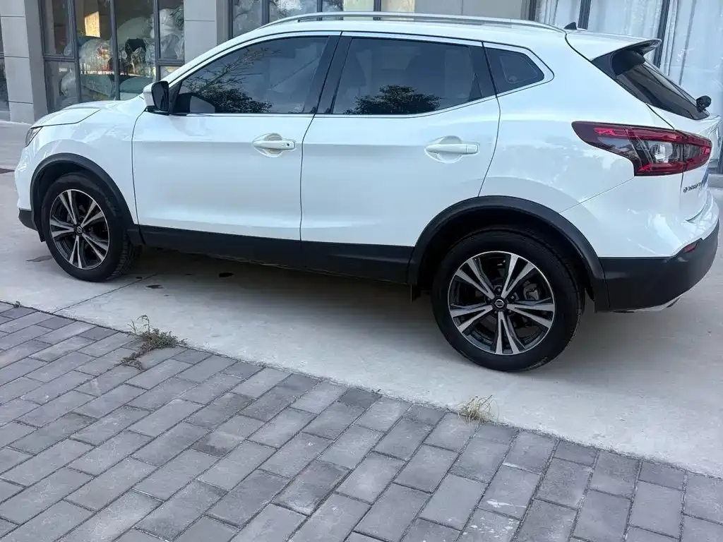 Nissan Qashqai — фото 4