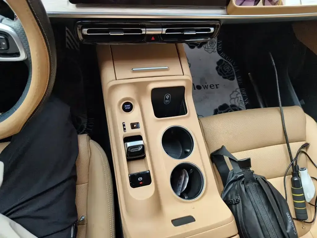 GAC Motor Trumpchi E8 — фото 10
