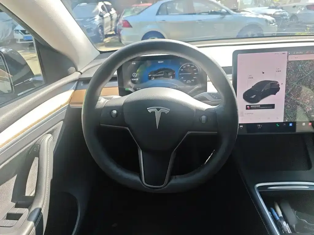 Tesla Model Y — фото 7