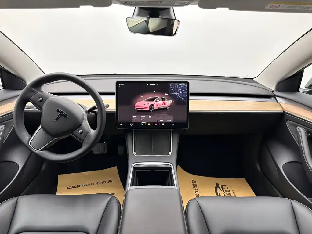Tesla Model 3 — фото 9