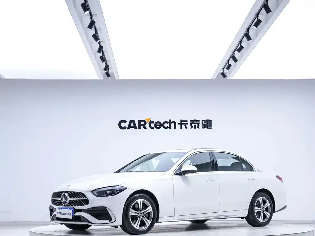 Mercedes-Benz C-Class — фото 1
