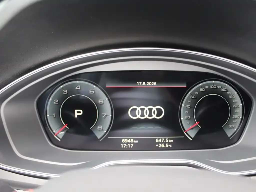 Audi Q5L — фото 6