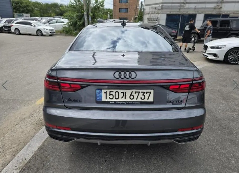Audi A8 — фото 4