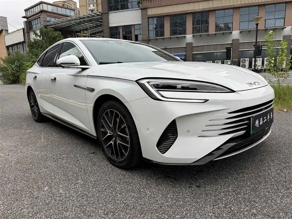 BYD Seal — фото 8