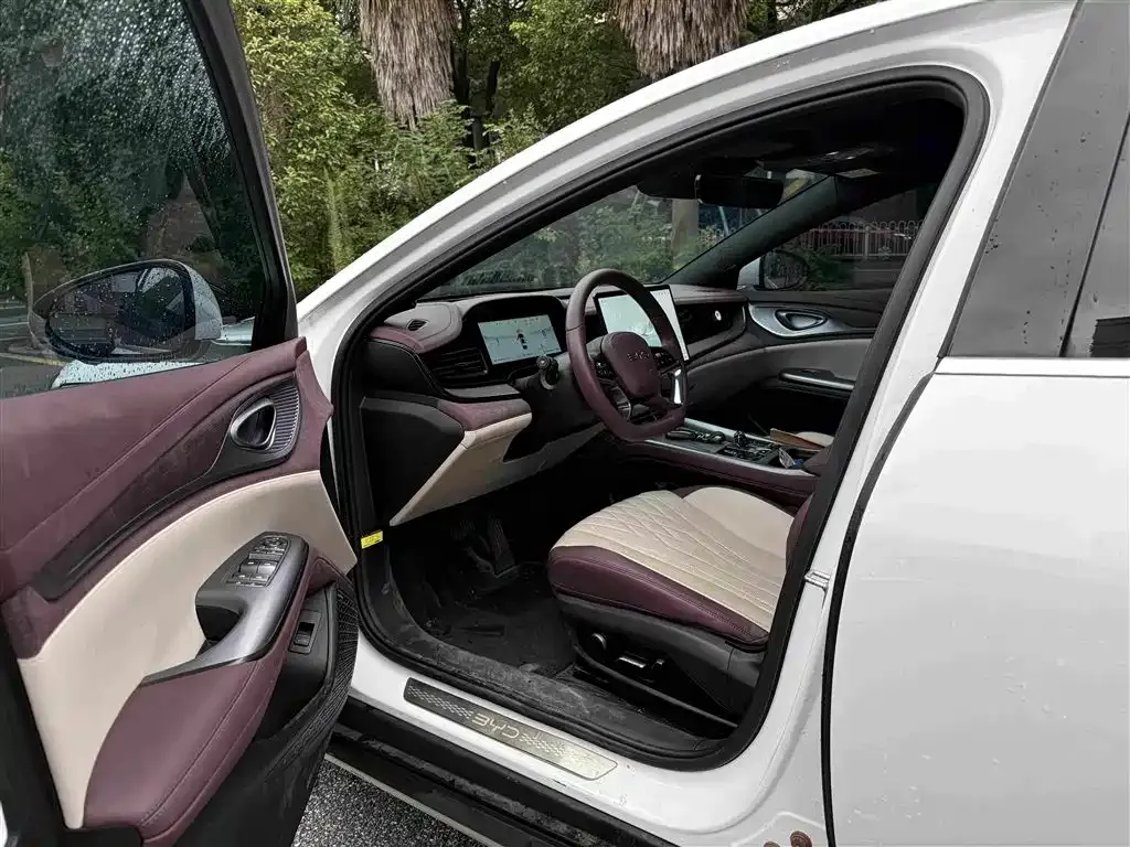 BYD Seal — фото 2
