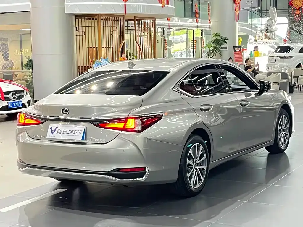 Lexus ES — фото 3