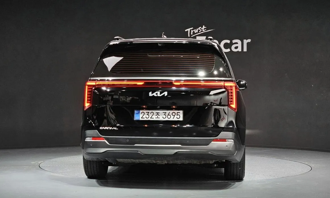 Kia Carnival — фото 10