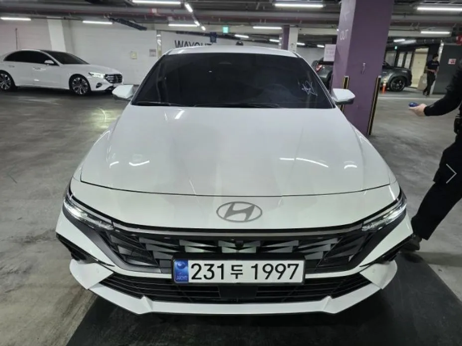 Hyundai AVANTE — фото 1