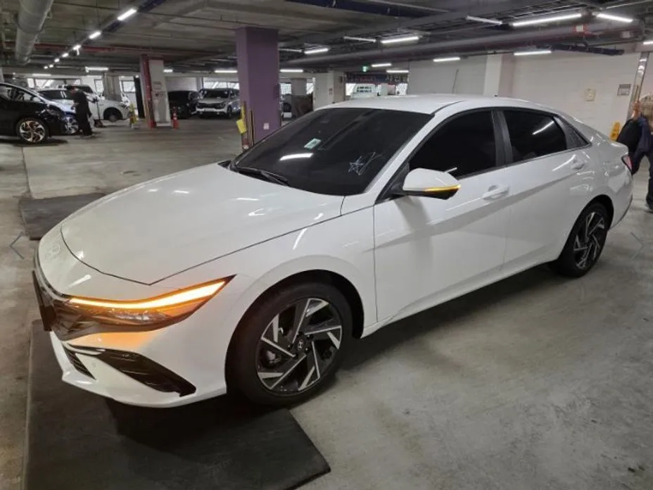 Hyundai AVANTE — фото 3