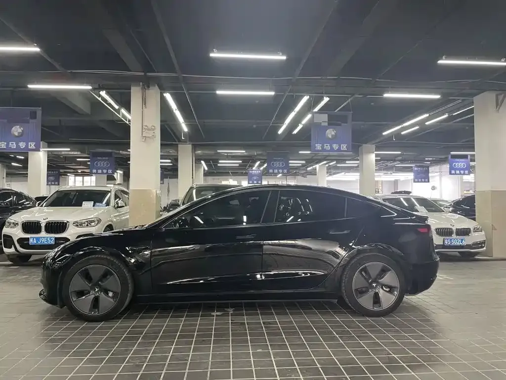 Tesla Model 3 — фото 5