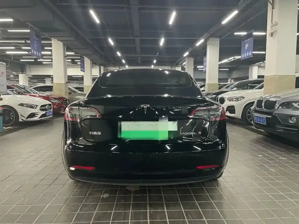 Tesla Model 3 — фото 6