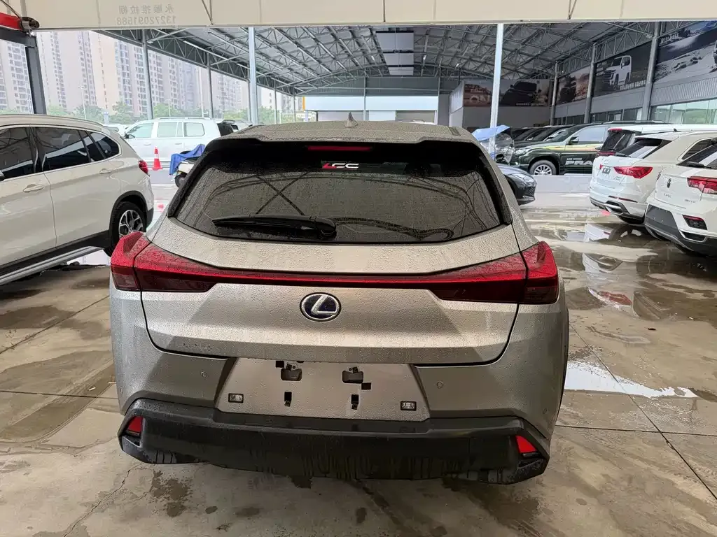 Lexus UX New Energy — фото 3