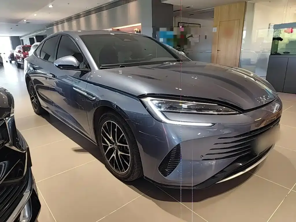 BYD Seal — фото 3