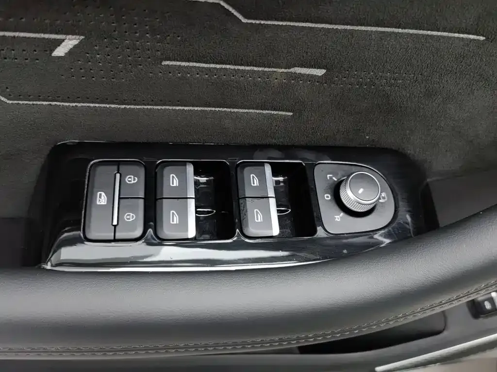 Geely Xingyue L — фото 3